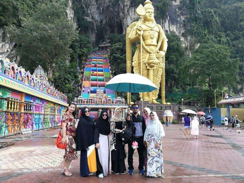 Kuala Lumpur: Batu Caves, Thean Hou Temple & National Mosque - Timing, heat, and the right clothing