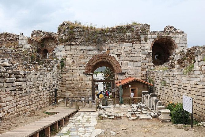 Kusadasi Shore Excursion: Private Tour to Ephesus including Basilica of St John and Temple of Artemis - The private vehicle and guide experience
