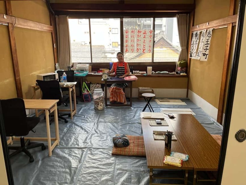 Kyoto: Calligraphy class at Buddhist temple in city center - What Happens During the 70-Minute Class