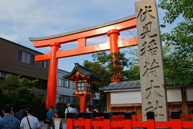 Kyoto: Fushimi Inari Shrine Walking Tour - What the Guide Adds
