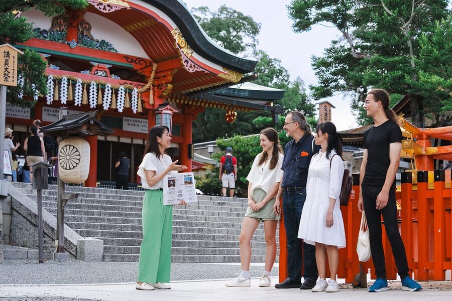 Kyoto: Fushimi Inari Taisha Shrine Walking Tour with Guide - What the two-hour walk feels like