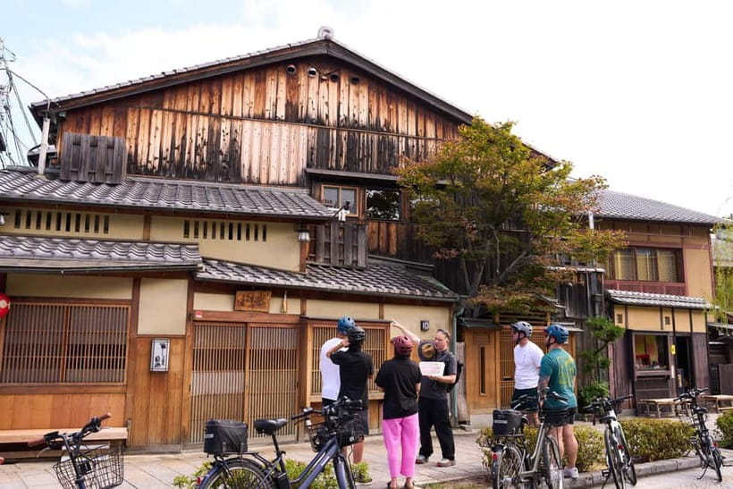 Kyoto: Hidden Gems E-Bike Tour Through Backstreets & Temples - E-bikes, safety, and who will enjoy the ride