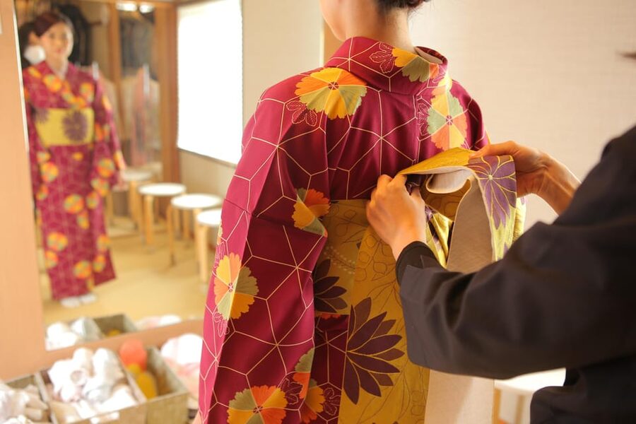 Kyoto : Kiyomizu-dera Temple : kimono and Indoor photo shoot - Who will enjoy this most