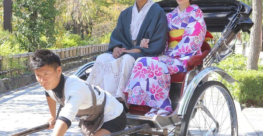 Kyoto:Kiyomizu-dera Temple Rent a kimono and ride a rickshaw - Why the Kiyomizu Area Makes This Work
