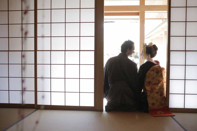 Kyoto kiyomizu Temple : Maiko and Samurai Couple Photoshoot - What the optional strolling adds