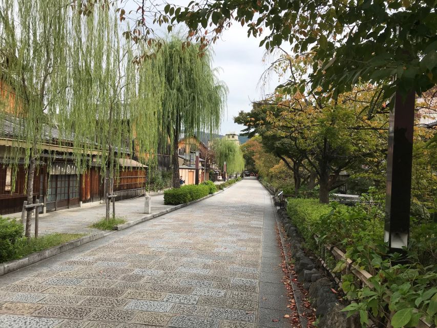 Kyoto: Private Walking Tour with Kiyomizu Temple & Gion - Starting at Kiyomizu Temple