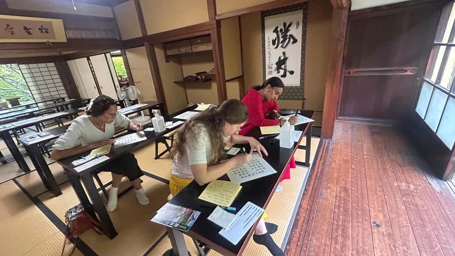Kyoto: Shakyo & Matcha in Historic Temple Garden - Shakyo: a brush, a page, and a slower mind