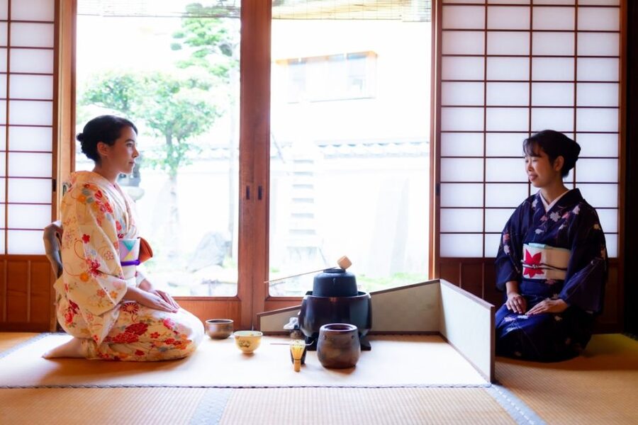 Kyoto: Tea Ceremony Ju-An at Jotokuji Temple - The hosts make the difference