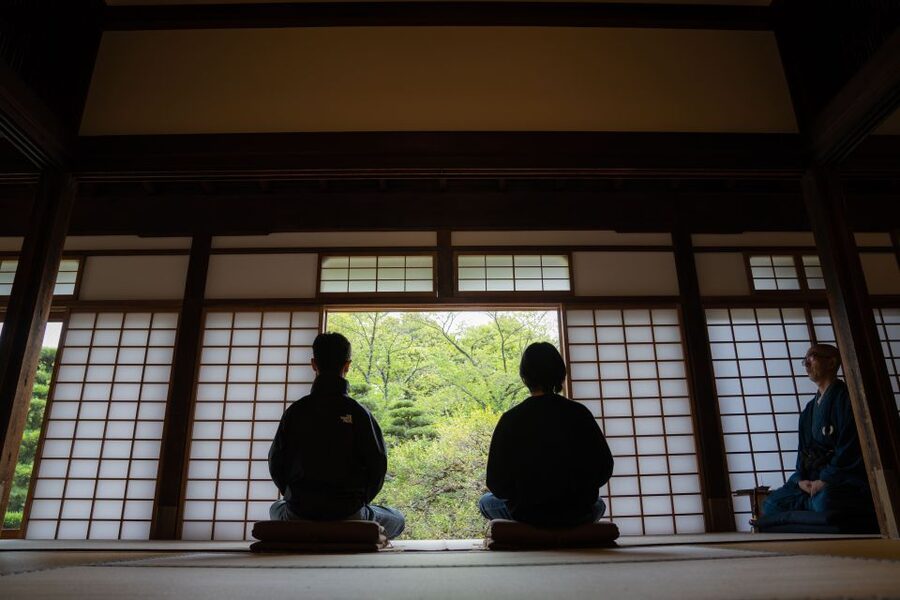 Kyoto: Zen Experience in a Hidden Temple - The people make the two hours work