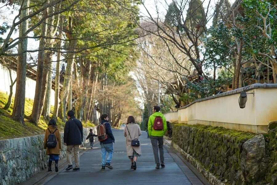 Kyoto: Zen Meditation and Garden Tour at a Temple with Lunch - The conversation after meditation