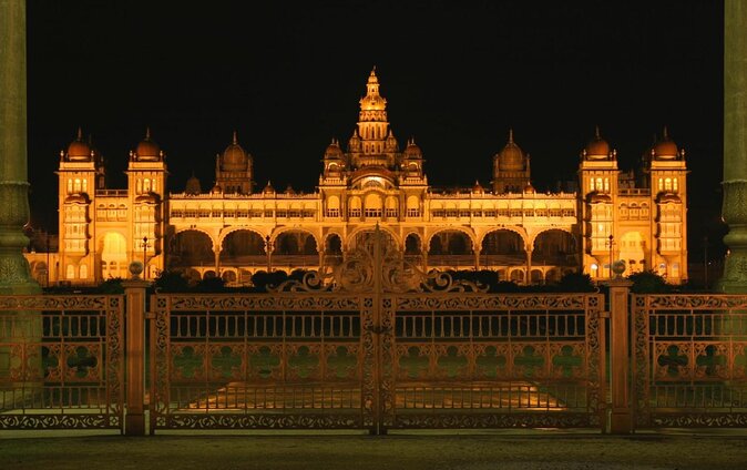 Lalbagh+Bull Temple+Tipu Palace+Market+Lunch=Bangalore City Tour - Key things to know before booking