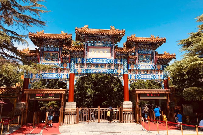 Lama Temple, Hutong and Silk & Pearl Market Private Day Tour - Transport, lunch, and the real value of $139