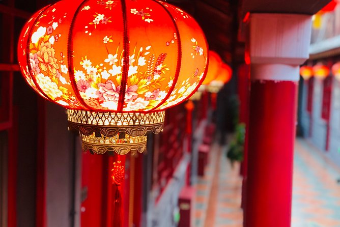 Lama Temple, Hutong and Silk & Pearl Market Private Day Tour - Yonghegong Lama Temple: a peaceful first hour