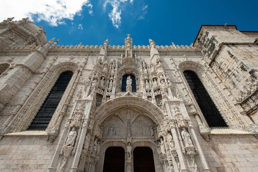 Lisbon: Belém Walking Tour with Jerónimos Monastery Ticket - Monument to the Discoveries and the Tagus waterfront