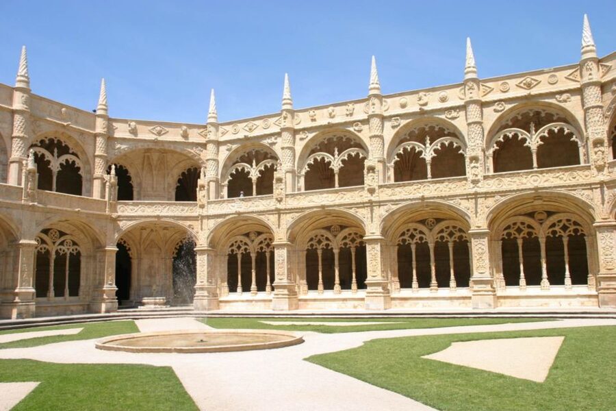 Lisbon: Jerónimos Monastery E-Ticket and Audio Guide - Using the app without wasting your visit