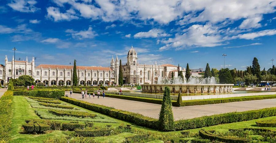 Lisbon: Jerónimos Monastery Entrance Ticket - The church, Vasco da Gama, and Luís de Camões