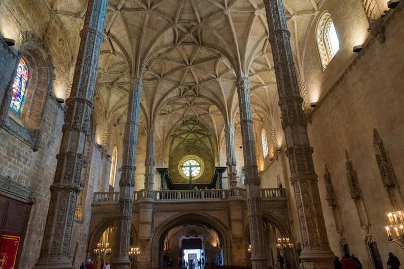 Lisbon: Skip-the-line Jerónimos Monastery Tour with Tickets - The guides and the private format