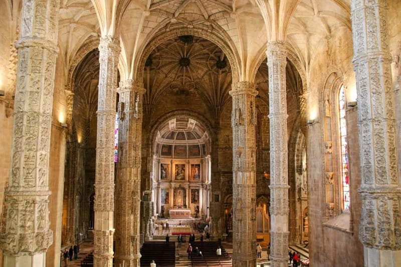 Lisbon: Skip-the-line Jerónimos Monastery Tour with Tickets - Meeting your guide in Belém
