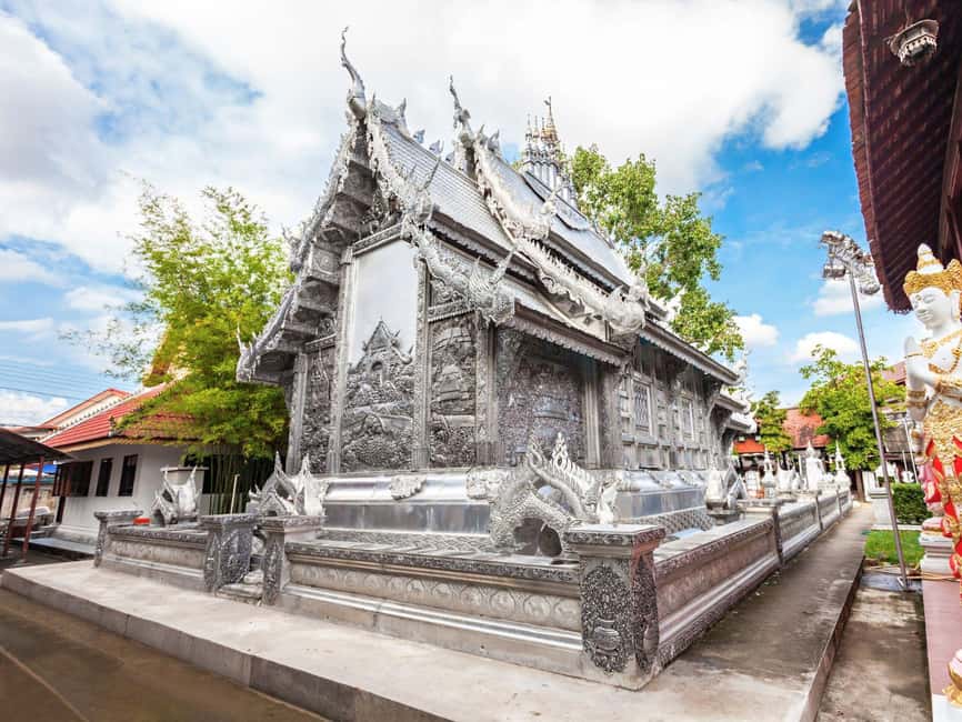 Long Neck Village, Silver Temple & Chiang Mai Top Sites - Wat Phra Singh and the Phra Buddha Sihing