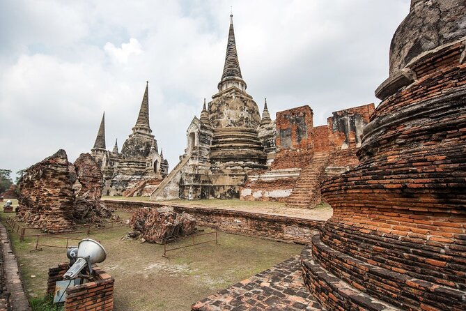 Lopburi Monkey Temple & Ayutthaya Old City Tour From Bangkok - Wat Phra Sri Sanphet and the royal center