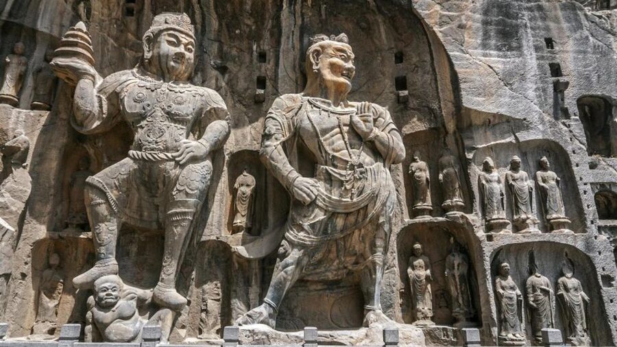 Luoyang Private Day Tour to Shaolin Temple&Longmen Grottoes - Seeing the Longmen Grottoes by foot and boat