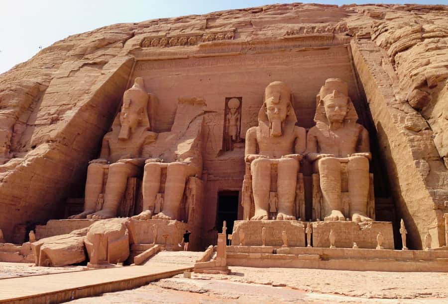Luxor: Abu Simbel Temple Private Guided Day Trip with Lunch - The private drive through southern Egypt