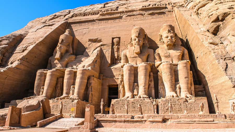 Luxor: Abu Simbel Temple Private Guided Day Trip with Lunch - Inside the Great Temple and Queen Nefertari’s temple