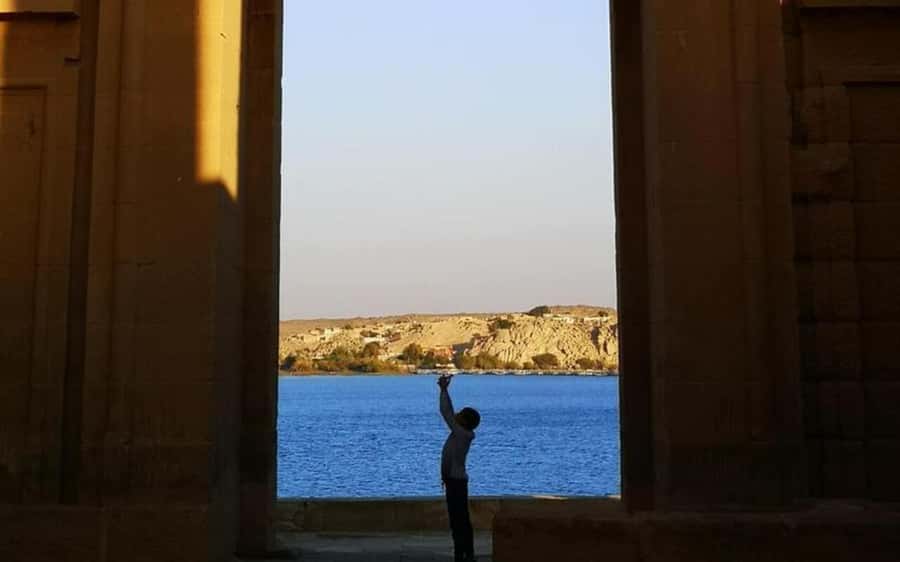 Luxor: East & West Bank Temples Private Tour with Tickets - How good is the guiding?
