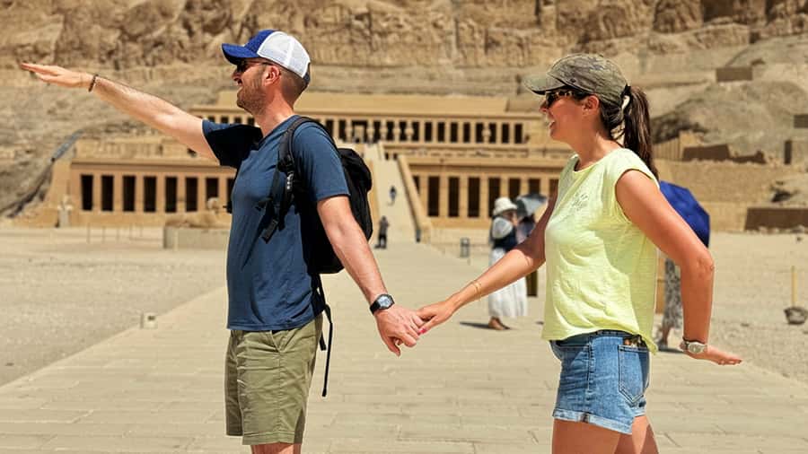 Luxor: East & West Bank Temples Private Tour with Tickets - A local lunch with an important caveat