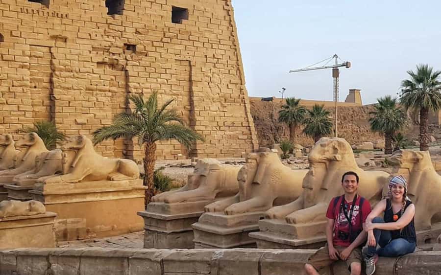 Luxor: East & West Bank Temples Private Tour with Tickets - What the private vehicle adds