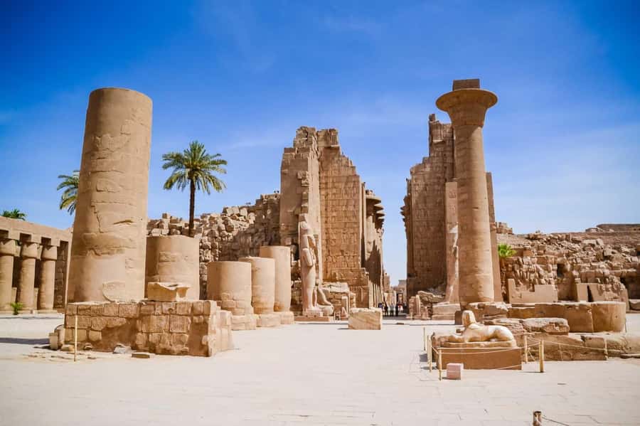 Luxor: Half-Day Tour to Karnak & Luxor Temples - Lunch with a Nile view, but manage expectations