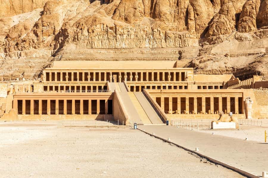 Luxor: Valley of the Kings and Hatshepsut Temple Day Tour - Lunch at a local restaurant