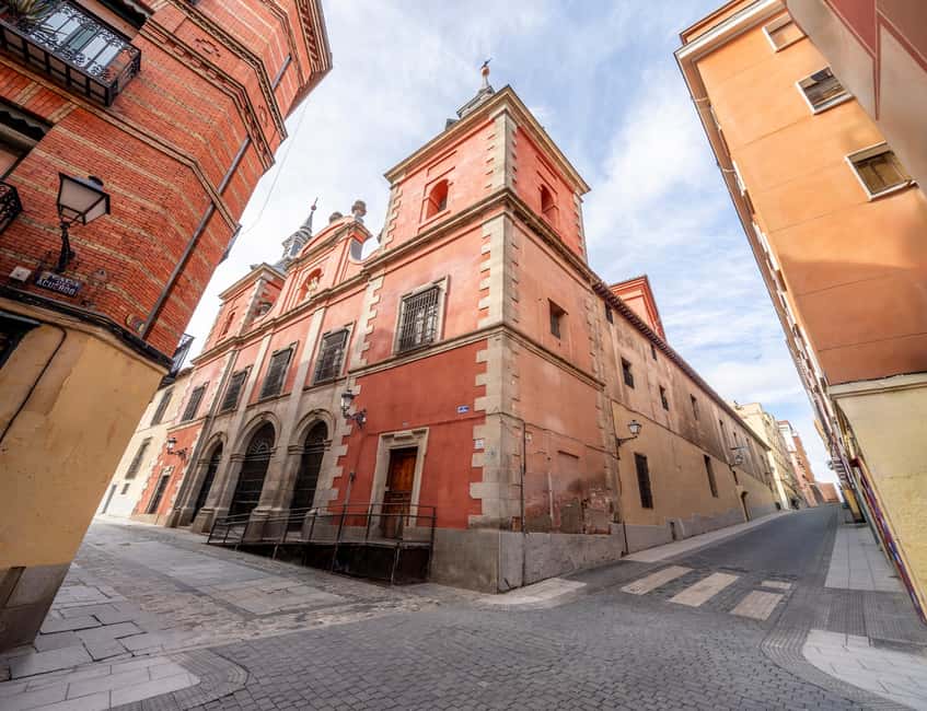 Madrid: Entrance to the Monastery of Las Comendadoras de Santiago - Key points at a glance