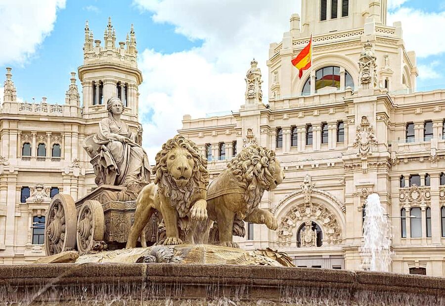 Madrid Must-see with Atardeder at the Debod Temple - A brisk introduction to Madrid’s royal quarter