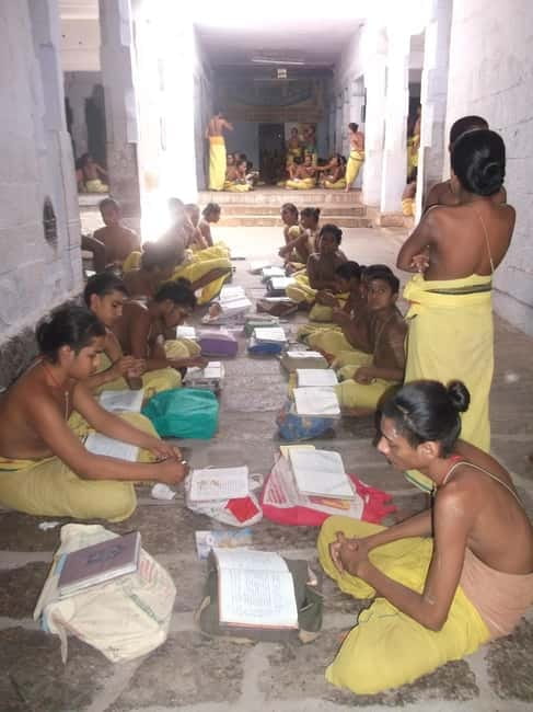 Madurai: City Highlights Temple and Market Tour - Thirumalai Nayakkar Mahal and the restoration caveat