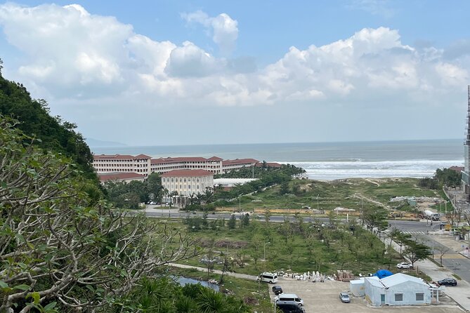 Marble mountain and Linh Ung temple from Da Nang/ Hoi An (4 hour) - Climbing through the five Marble Mountains