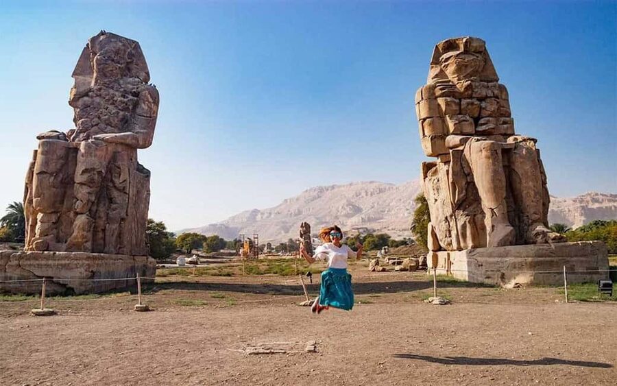 Marsa Alam: Valley of the Kings & Karnak Temples Luxor Tour - Egyptian lunch before the East Bank