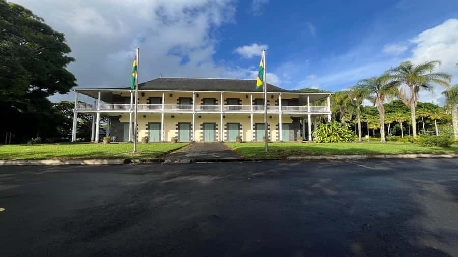 Mauritius: Northern Tour w/Port Louis Market, Temple & Beach - Grand Baie and the Tamil Temple