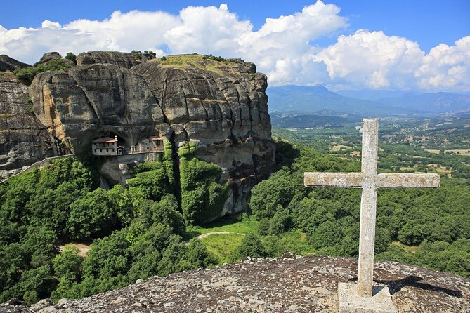Meteora: Hiking Tour with Local Guide and Monastery Visit - Starting near St. Nicholas Anapavsa