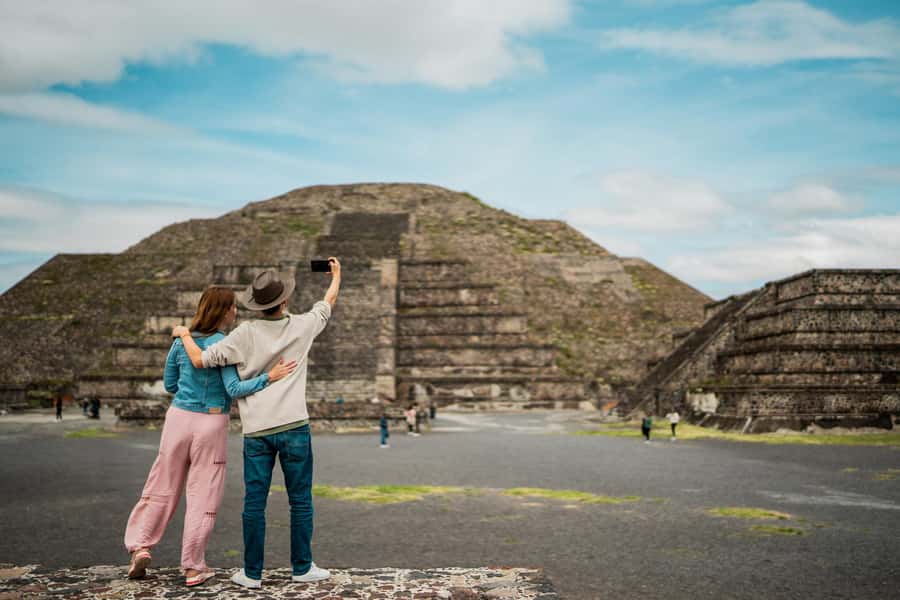 Mexico City: Teotihuacan, Tlatelolco & Guadalupe Shrine Tour - Tlatelolco: a short stop with serious history