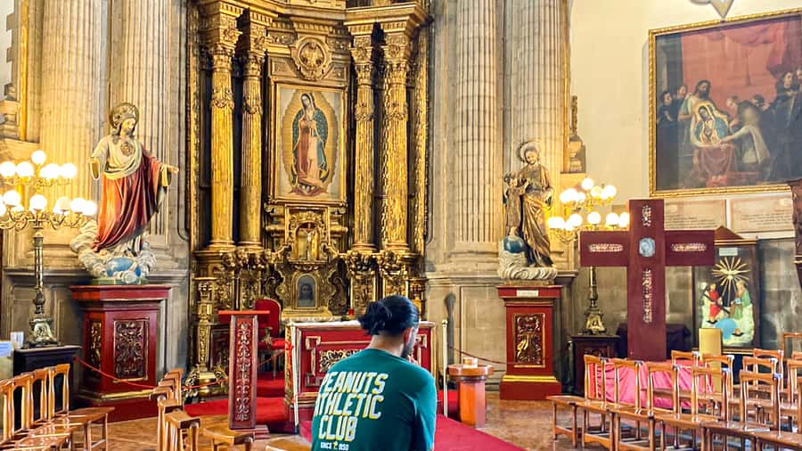 Mexico City: Teotihuacan, Tlatelolco & Guadalupe Shrine Tour - Lunch, music, and the Mexican fiesta