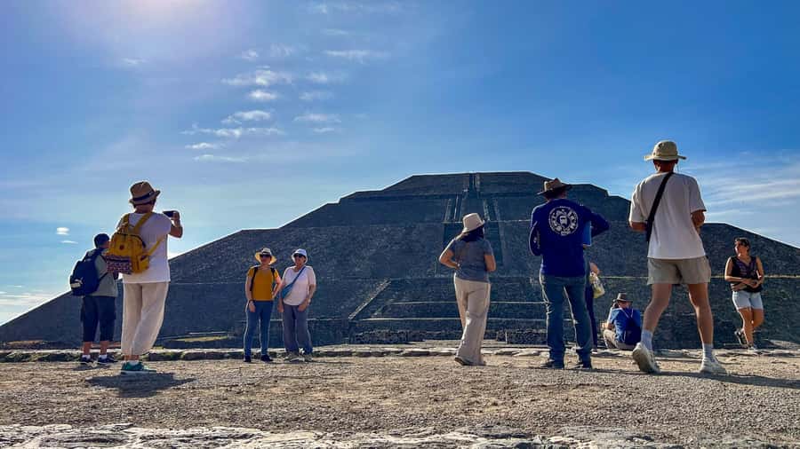 Mexico City: Teotihuacan, Tlatelolco & Guadalupe Shrine Tour - Teotihuacan and the Pyramid of the Sun