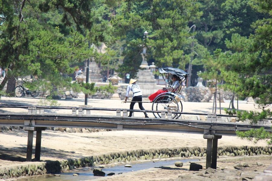Miyajima: Private Rickshaw Tour to Itsukushima Shrine - The waterfront and the floating torii gate