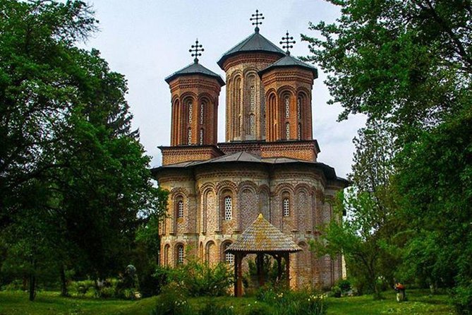 Mogosoaia Palace & Snagov Monastery: Private tour from Bucharest - Leaving Bucharest with a private guide