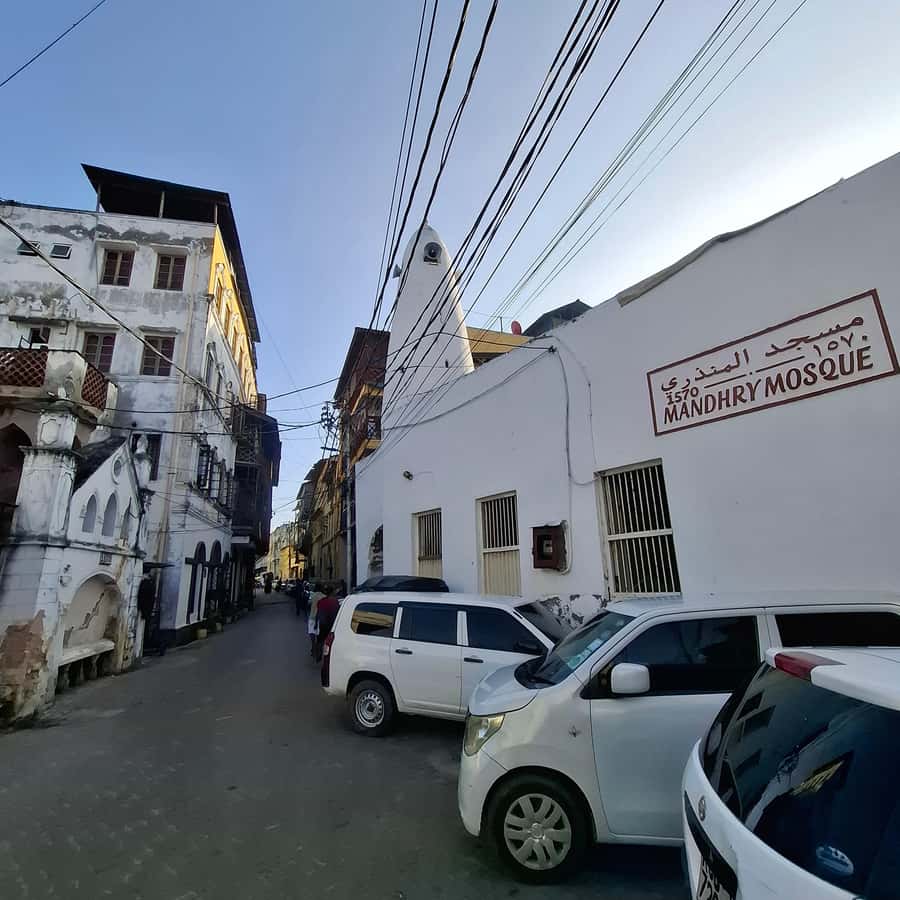 MOMBASA:FortJesus,OldTown,SpiceMarket, Shiva Temple DayTour. - Shiva Temple and Mombasa’s Hindu community