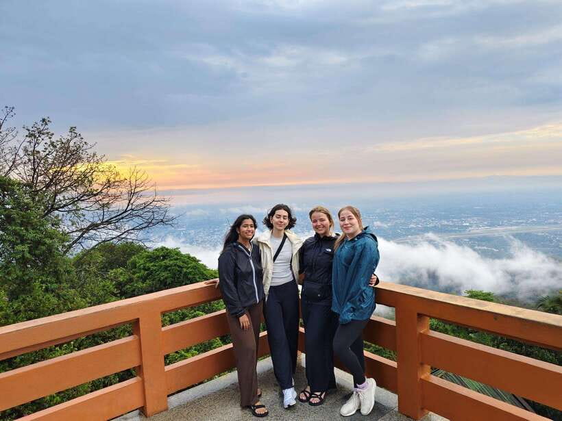 Monk trails hike, Wat Phalat, Monk chanting, Wat Doi Suthep. - Walking the Monk Trail for about an hour