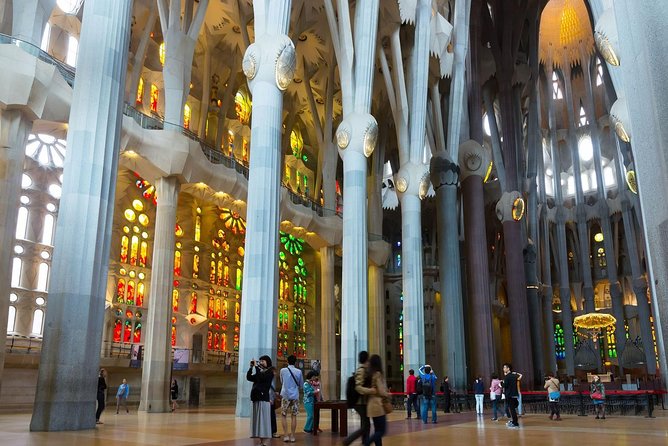 Montserrat Monastery and Sagrada Familia Tour with Liquor Tasting - Bilingual guiding and tower access