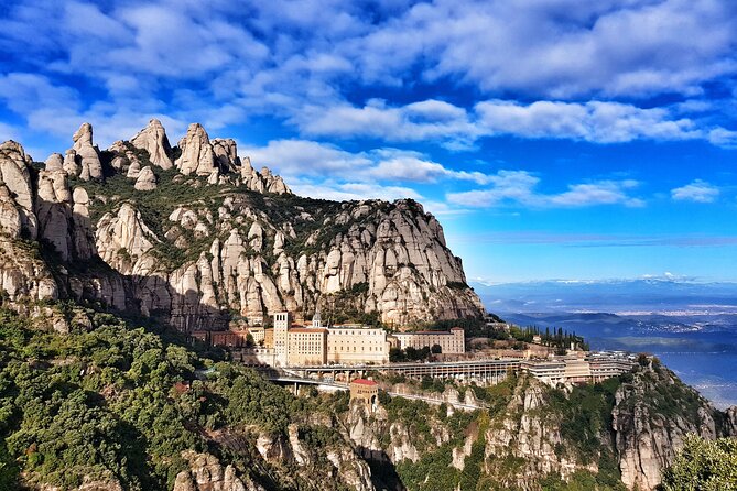 Montserrat Nature Experience, Monastery and Museum - The ride from Barcelona and the small-group advantage