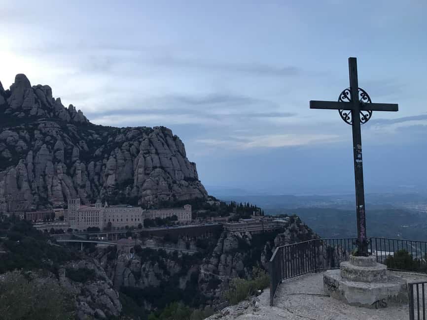 Montserrat: PRIVATE TOUR - Monastery, Cable Car & Soft Hike - Free time at the monastery market