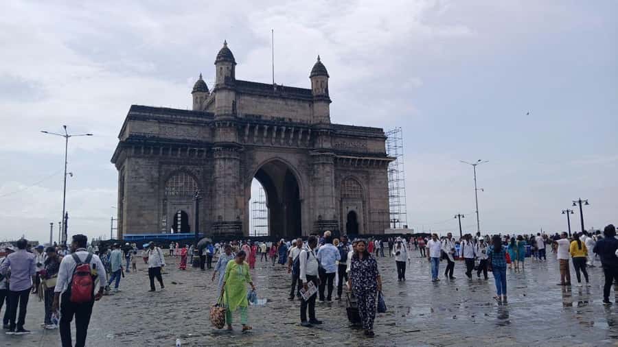 Mumbai: 2 Hours Markets And Temple Tour - Mangaldas Market and the fabric lanes